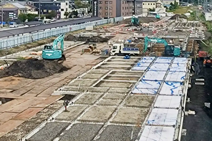 軟弱地盤土壌改良基礎工事の様子