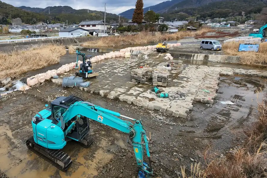 一級河川護床工事の様子