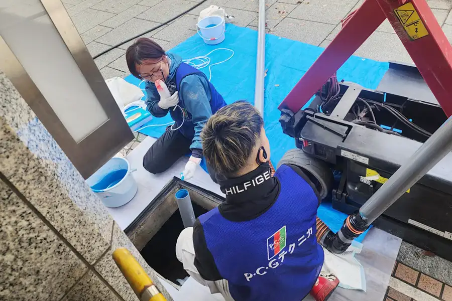 排水管・給水管更生工事の様子